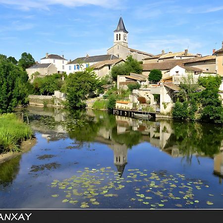 Domaine De La Briouse Acomodação com café da manhã Sanxay Exterior foto