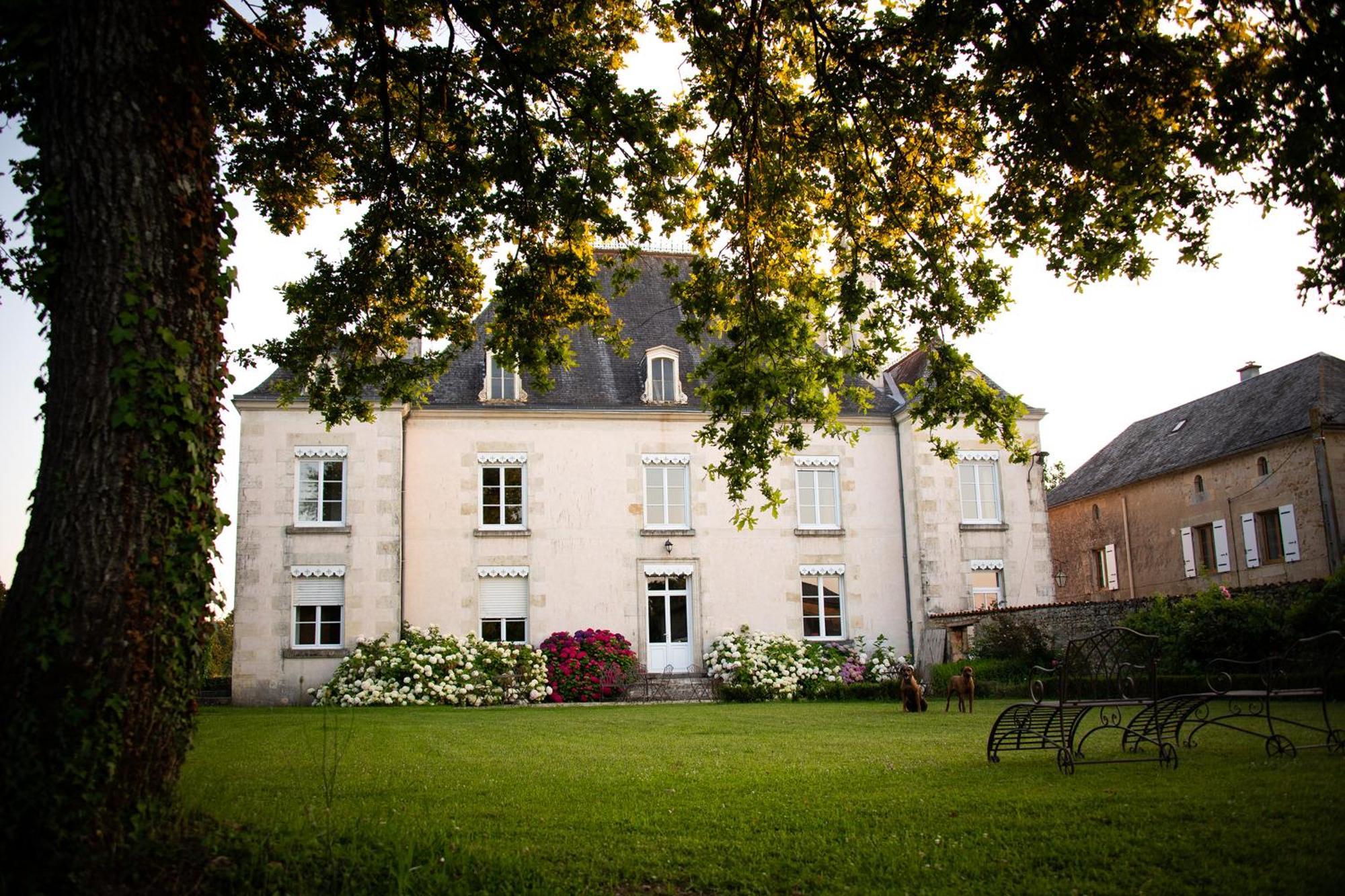 Domaine De La Briouse Acomodação com café da manhã Sanxay Exterior foto